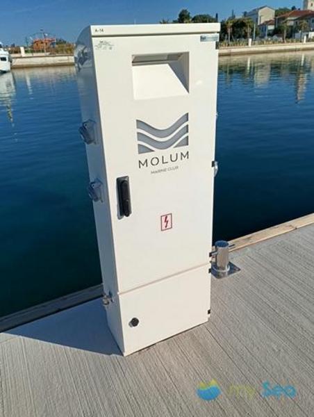 Molum Marine Club