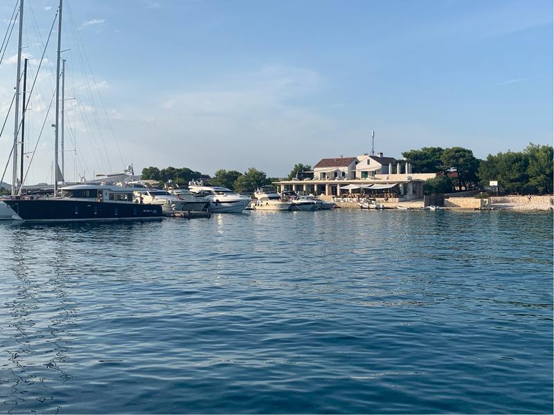 Restaurant Zakan jetty