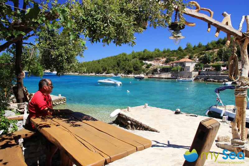 Konoba Arsenol Buoy field