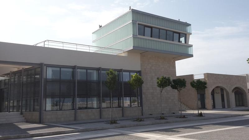 Rhodes Marinas - Das Marinagebäude mit Rezeption