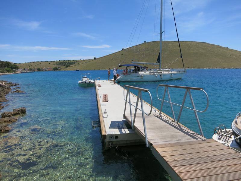Core lounge bar & restaurant jetty