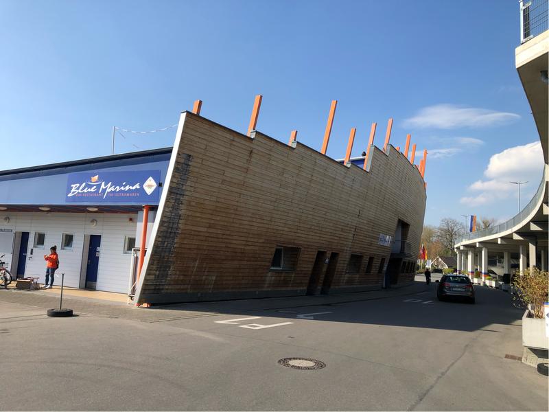 Sanitäranlage Ultramarin