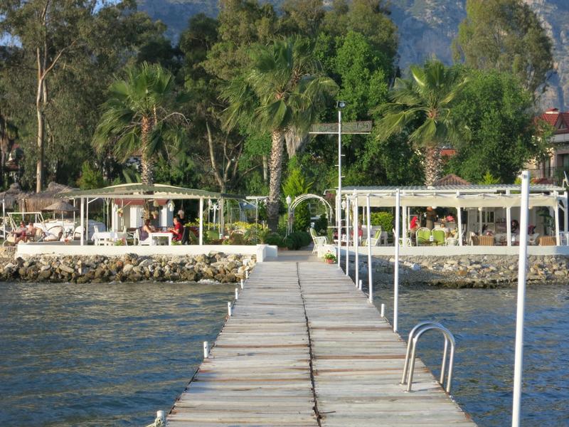 Dice Cafe & Restaurant