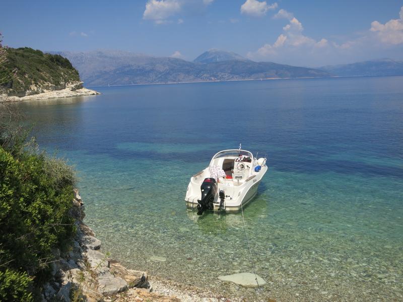 Ormos Epano Elia - Nice day anchorage with pebble beach.