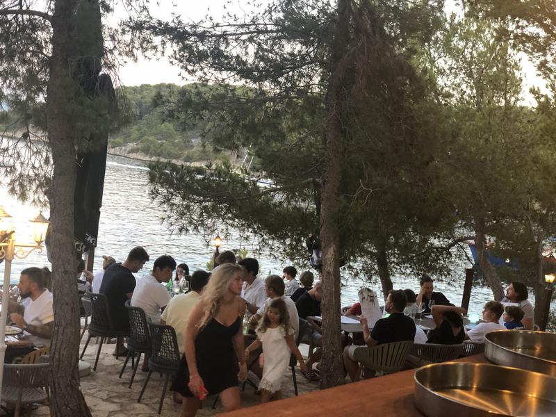 Konoba Familja buoys