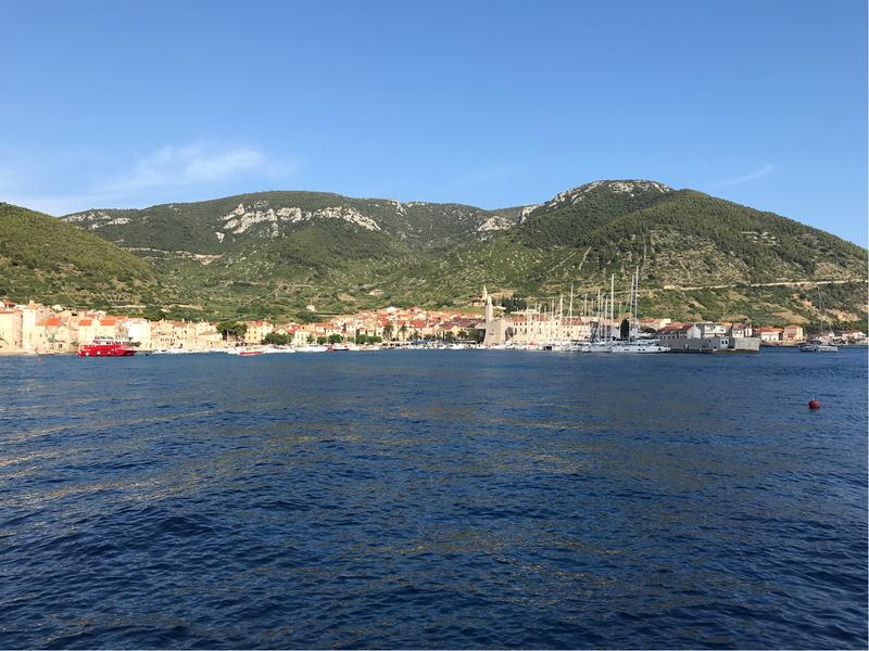 Lucka Uprava buoys, Komiza