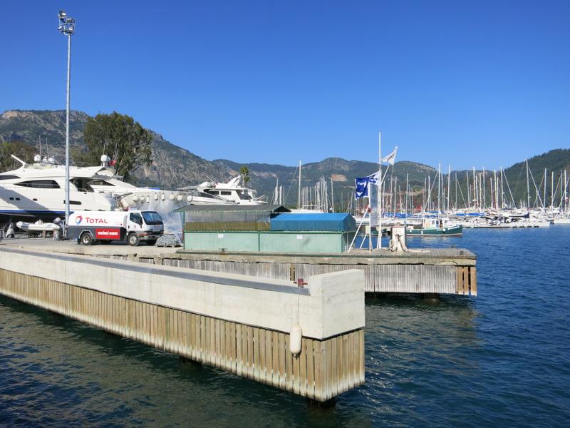 Total (mobile tanker)