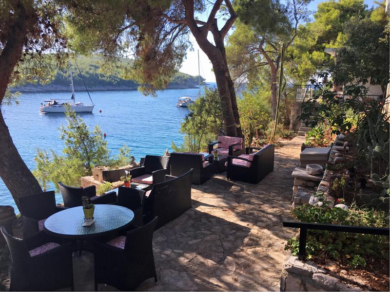 Restoran Villa Jagodna buoys