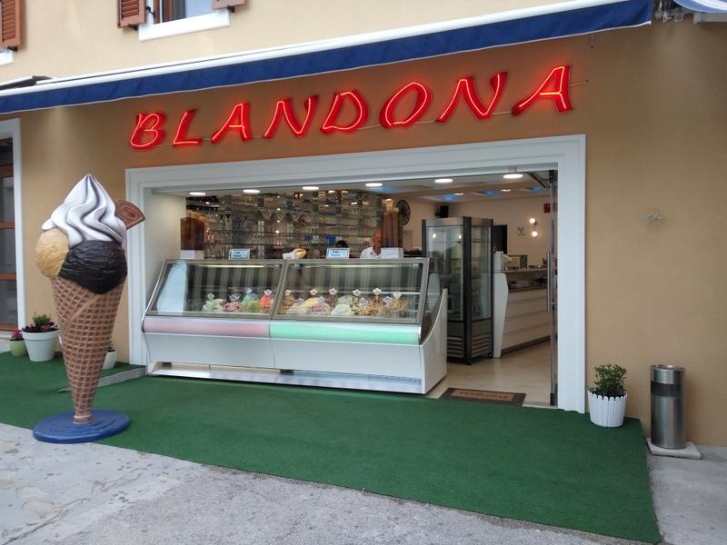 Blandona Gelati-Cafe - Blandona - Gelati
