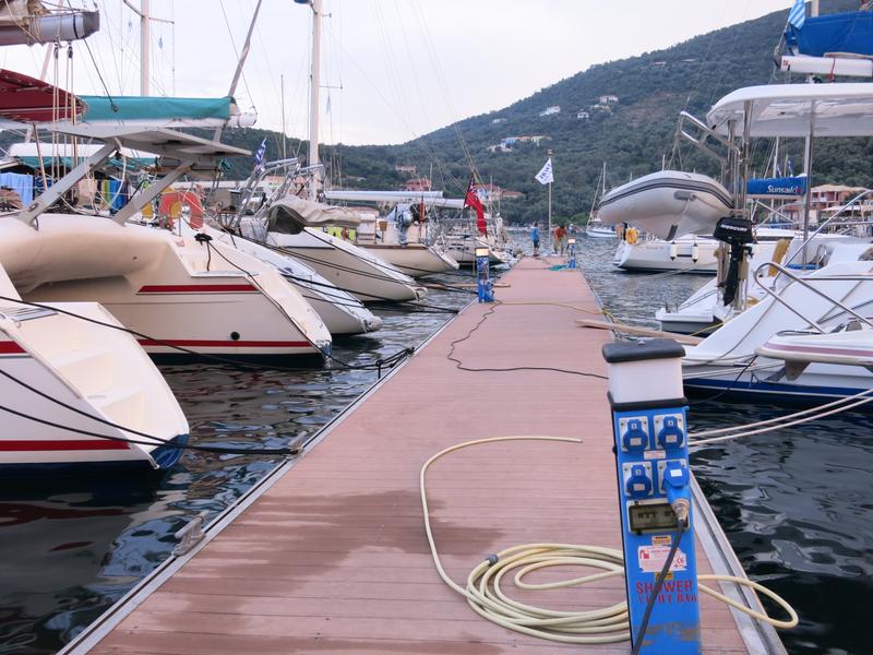 Pontoon Yacht Cafe - Bar