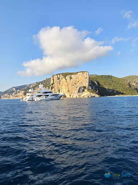 Cala Luna Mooring buoys