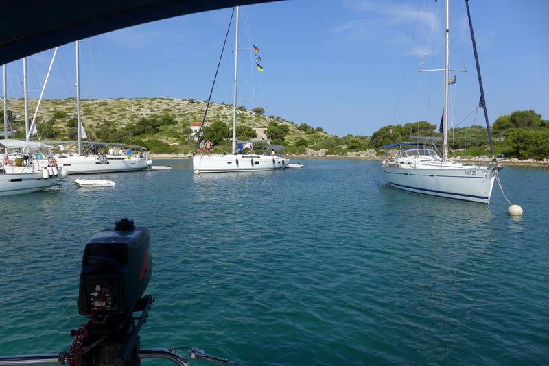 Konoba Larus buoy field