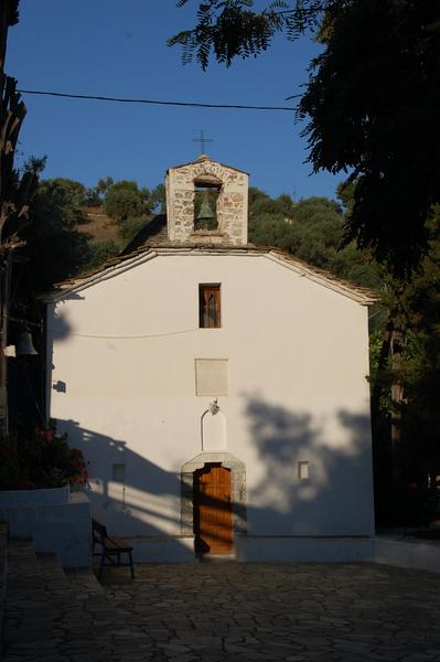 Palio Trikeri - Kircherl in unmittelbarer Hafennähe