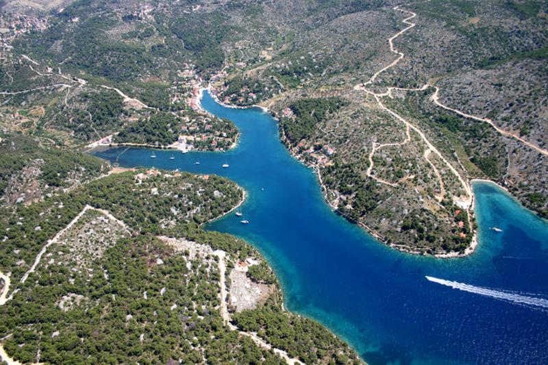 Nautical Anchorage Bobovišća