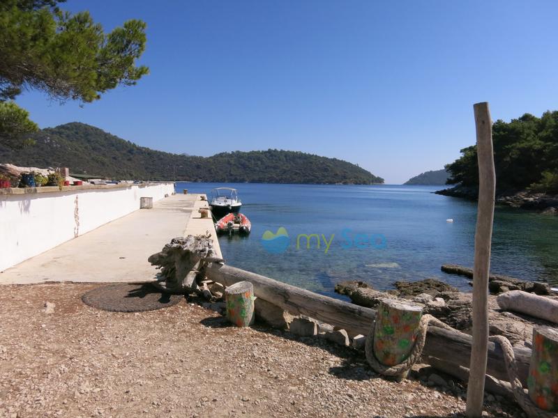 Konoba Mrčara jetty Lastovo