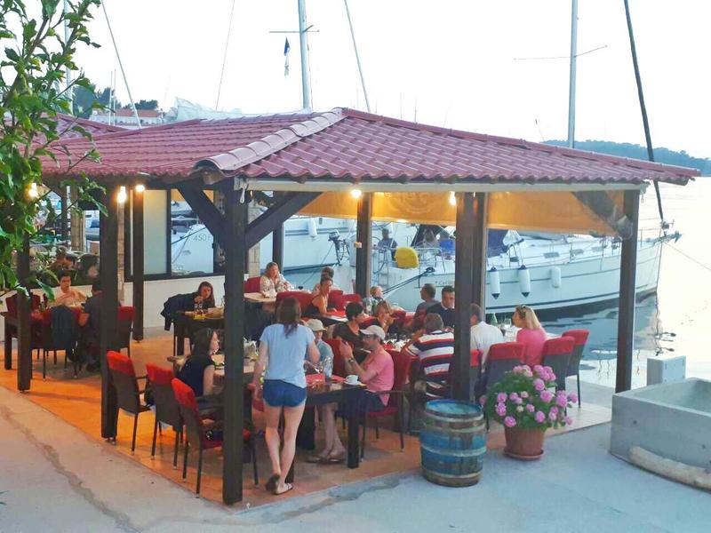 Konoba Ribar quay