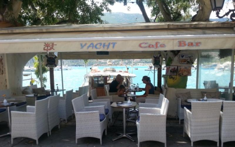 Yacht Cafe