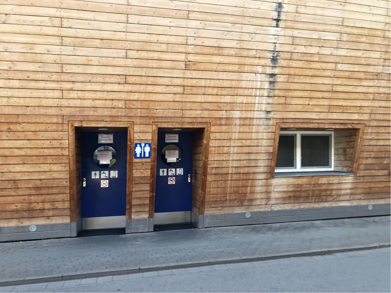 Sanitäranlage Ultramarin