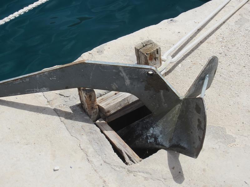 Pethi - Mit genügend Improvisation kann auch hier die Yacht Meltemisicher festgemacht werden....