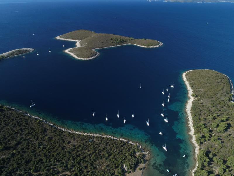 Restaurant Paradiso / Soline buoy field