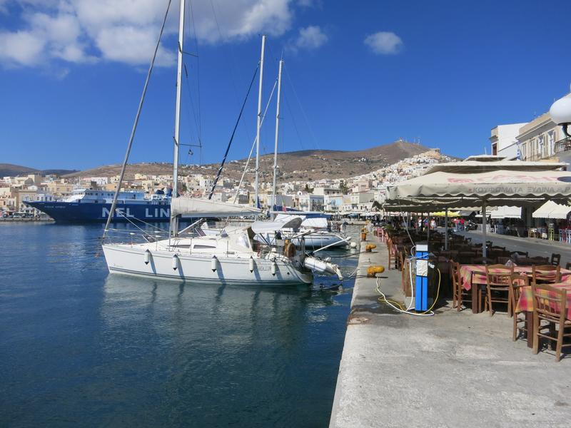 Von der Gangway direkt ins Restaurant...