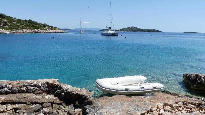 Konoba Capri buoys - viele Bojen