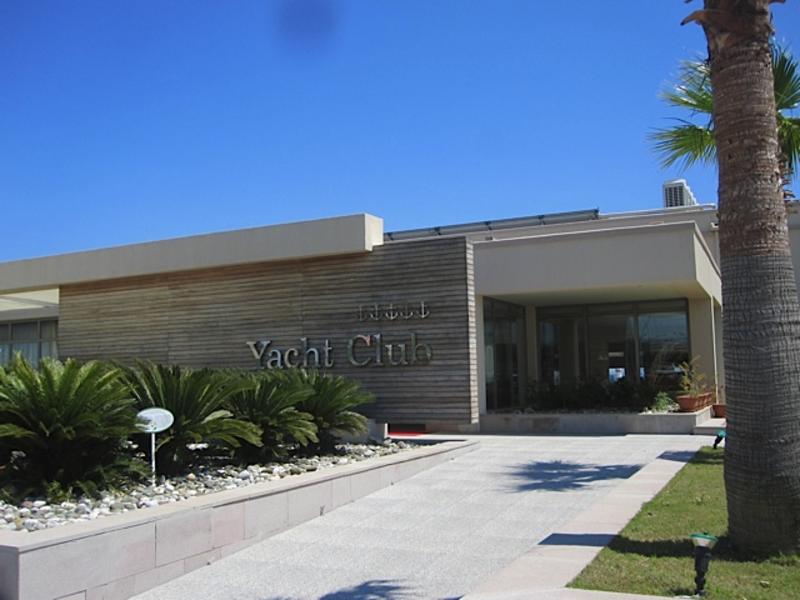 Yacht Club Restaurant