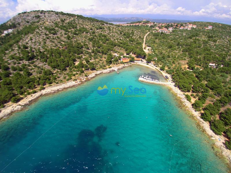 Cigrada Restaurant buoy field