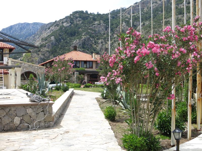 Alarga Sail Yachtclub & Boutique Hotel