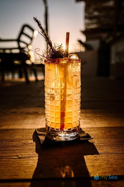 Konoba Budikovac buoys