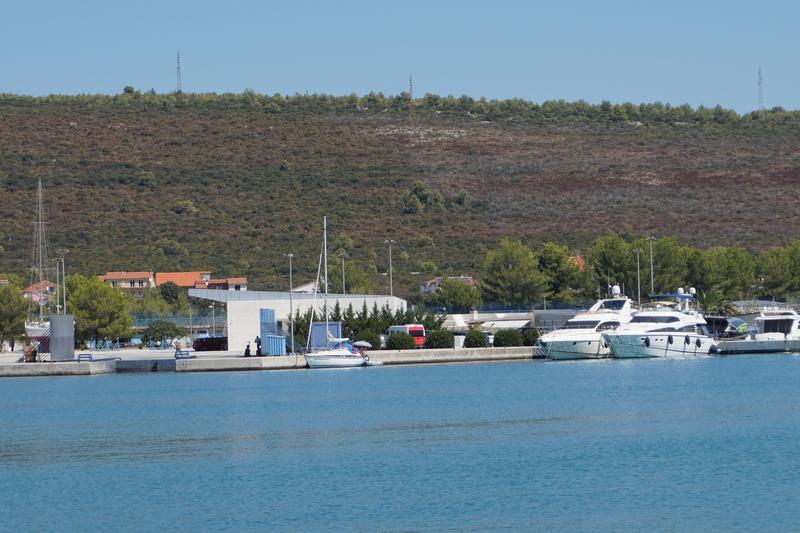 Marina Dalmacija - Liegeplatz an der Krananlage.