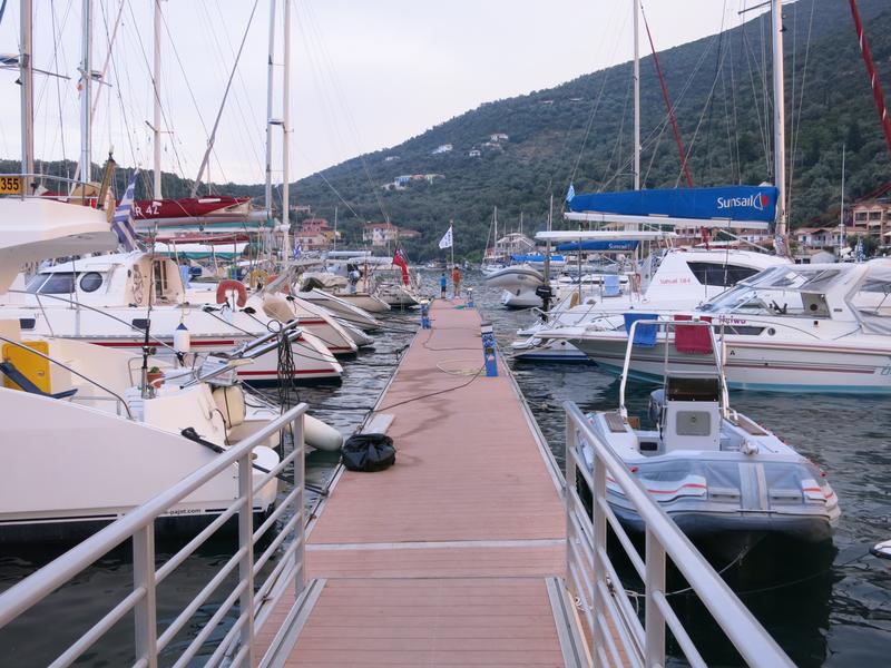 Pontoon Yacht Cafe - Bar