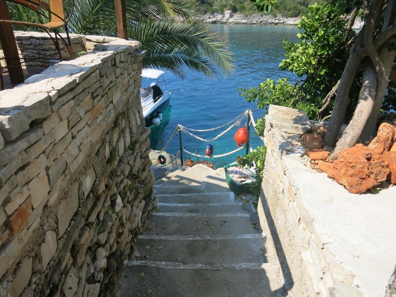 Lonely Paradise Restaurant Bojen