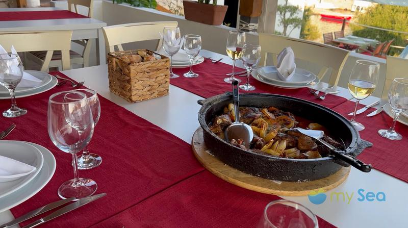 Konoba Robinson jetty