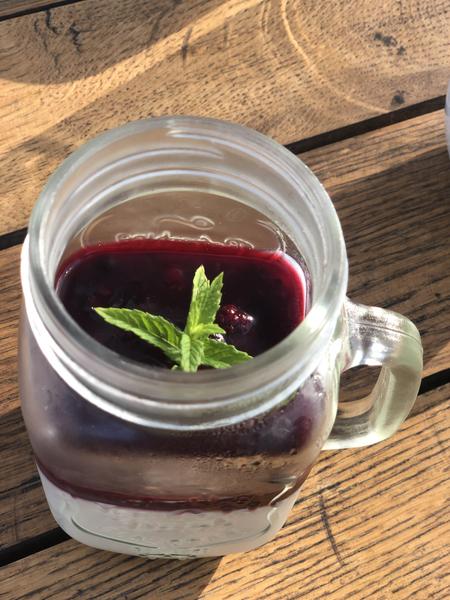 Konoba Familja buoys