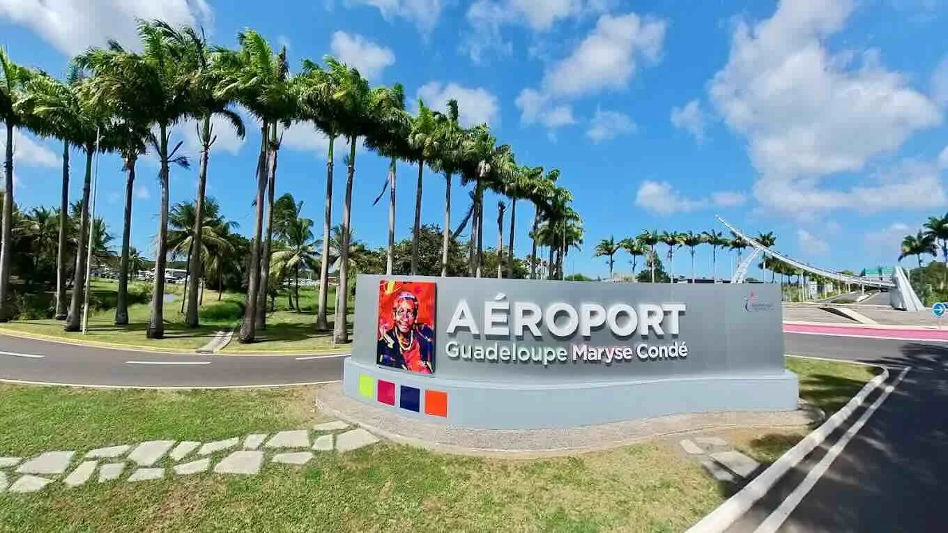 photo LIVRAISON À L'AÉROPORT ET PORT