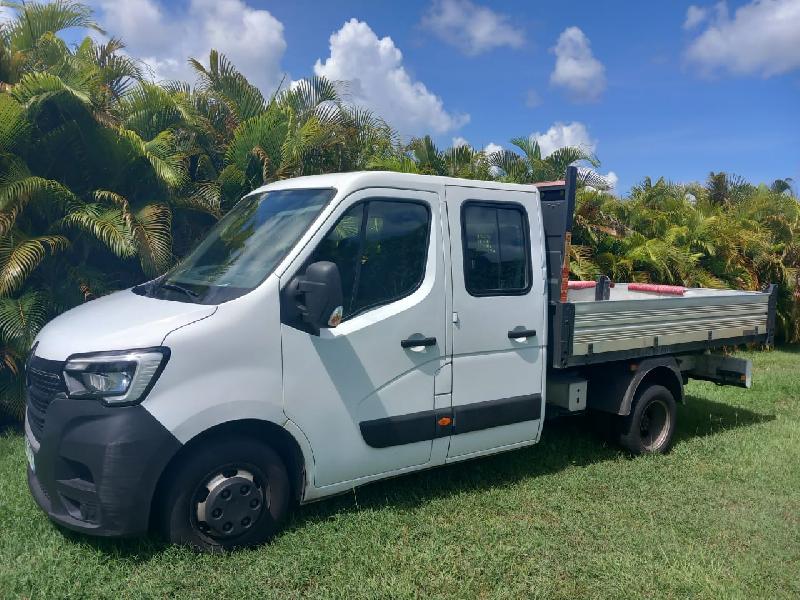 Un véhicule  de la catégorieUT 2