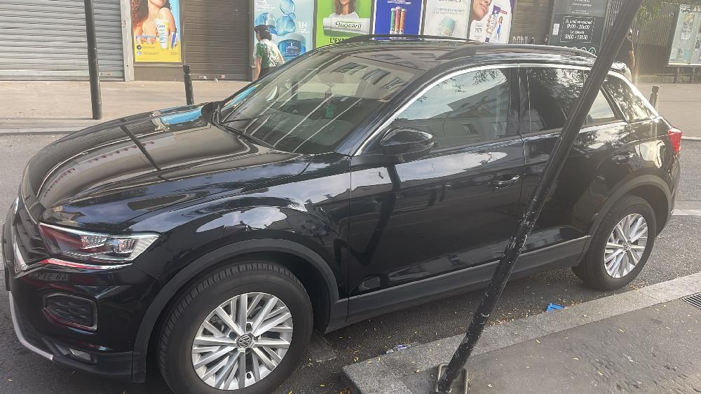 Volkswagen T-Roc (2018) — photo 1