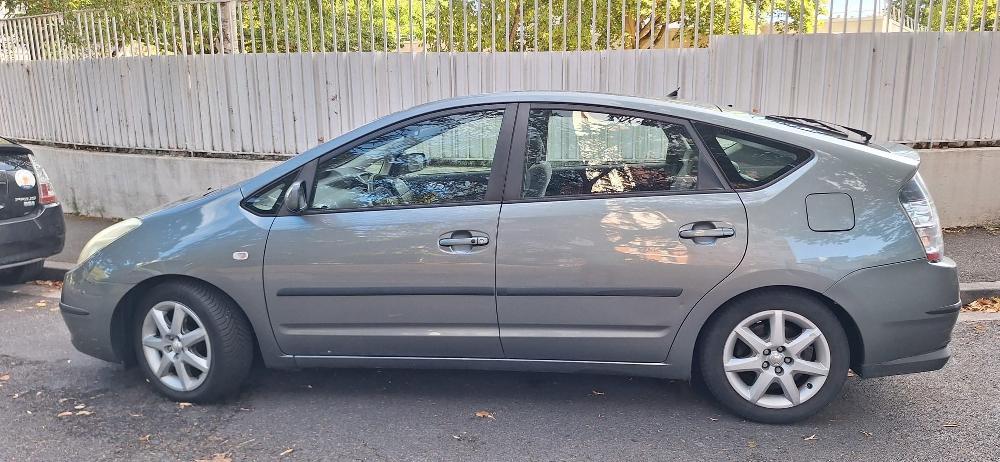 Toyota Prius (2003) — photo 2