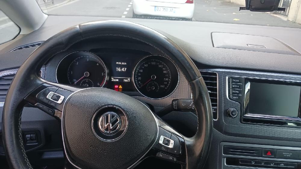 Volkswagen Golf Sportsvan (2015) — photo 3