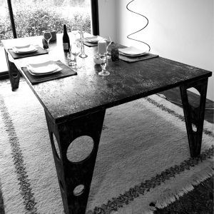 TABLE A MANGER OSB NOIR RM05 régis