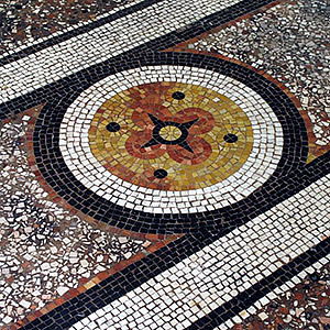 Restauration mosaïque de sol en marbre Camille