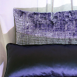 Coussins en velours et en satins Suzanne