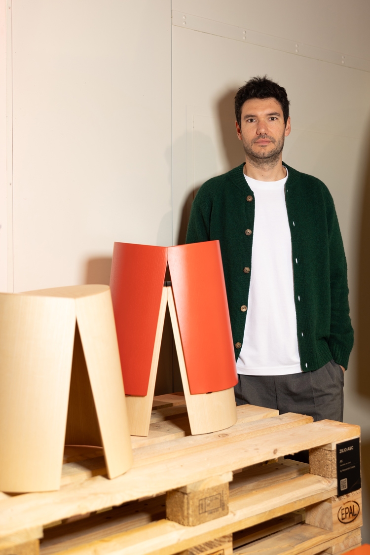 Alessandro Stabile with Ax stools at the award ceremony