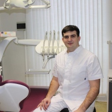 Zvětšit obrázek: Maksym Holiak, zubař Praha