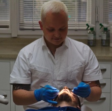 Zvětšit obrázek: Martin Líška, zubař Praha