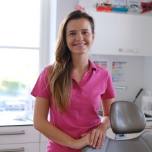 Zvětšit obrázek: Aneta Ustohalová, DiS., dentální hygienistka, hygienista Praha