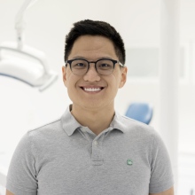 Zvětšit obrázek: Valentin Yugay, zubař Praha