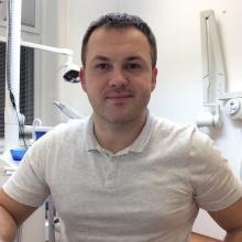 Zvětšit obrázek: Artem Novikov, zubař Příbram