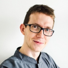 Powiększ obraz: Wojciech Lambrecht, chirurg stomatologiczny Radom